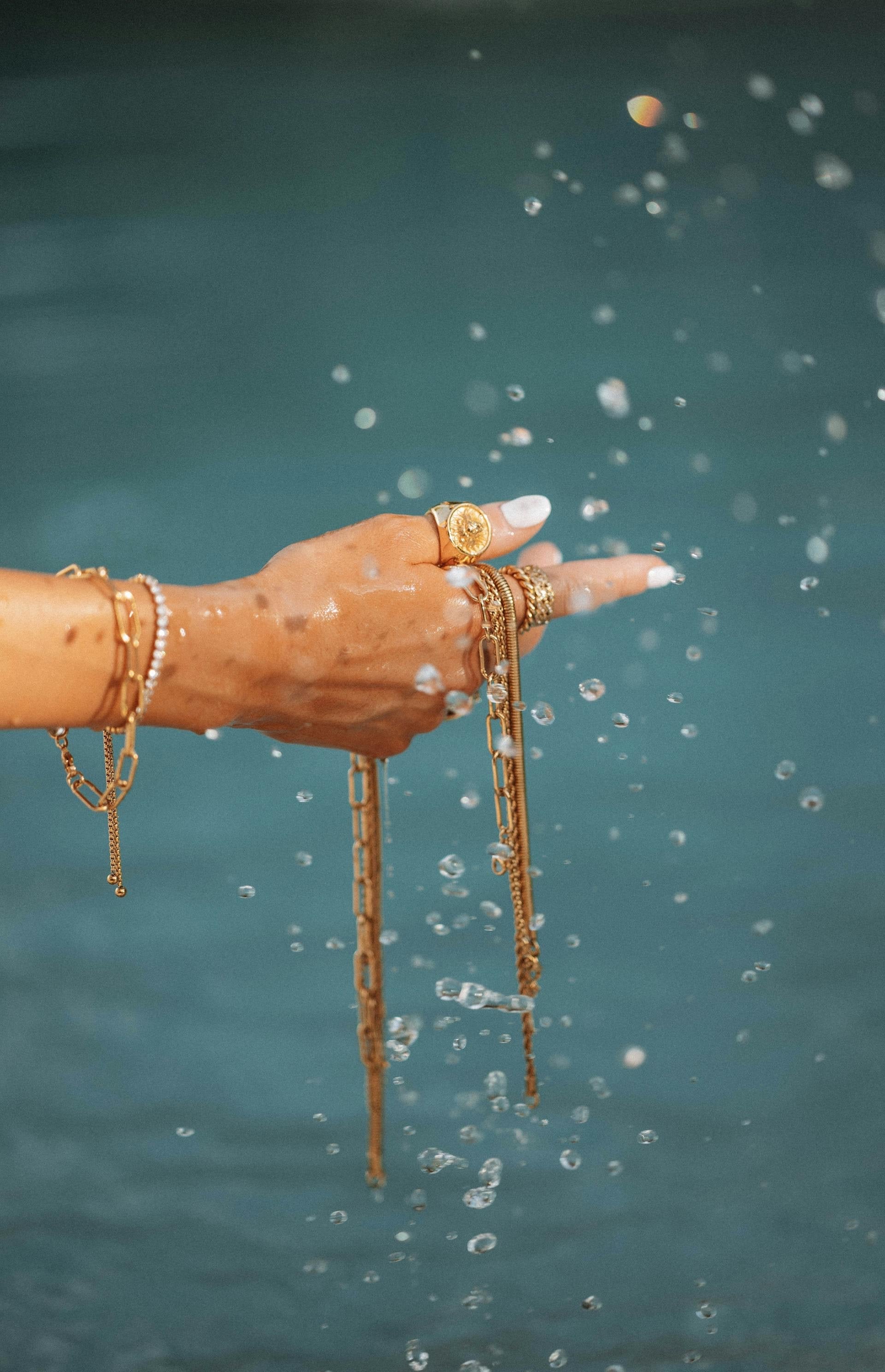 BRACELET